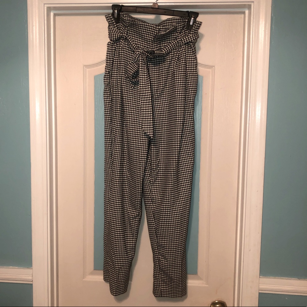 H&M Houndstooth Paperbag Waist Capri Pants